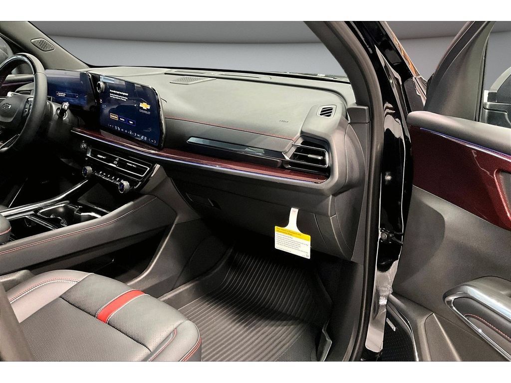 New 2026 Chevrolet Traverse RS w/ LPO, Floor Liner Package FWD image 52