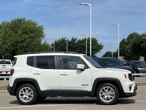 Used 2019 Jeep Renegade Latitude FWD image 2