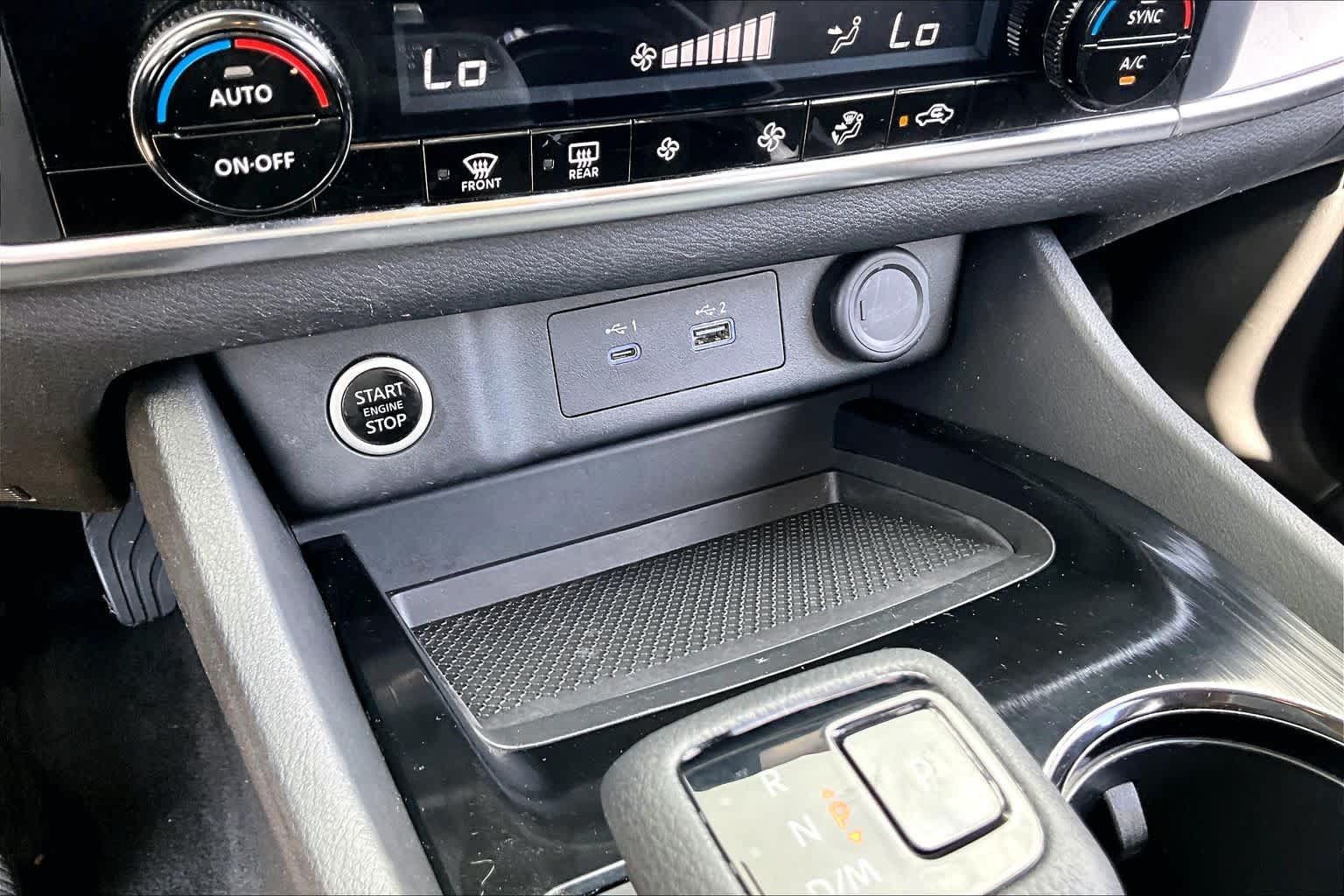 Used 2023 Nissan Rogue SV FWD image 60