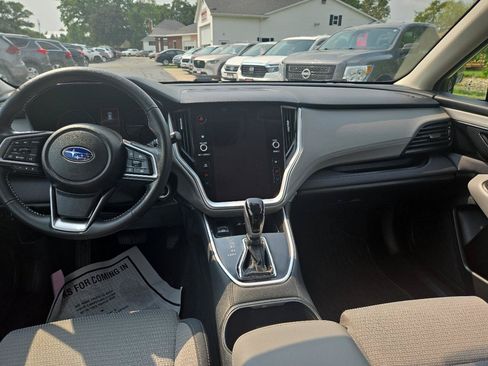 Used 2025 Subaru Outback Premium AWD/4WD image 12