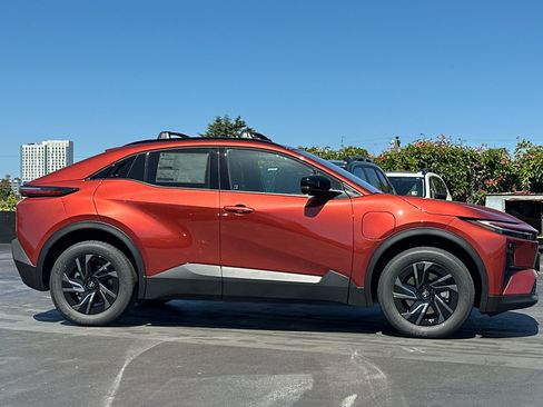 New 2026 Toyota C-HR AWD/4WD image 3