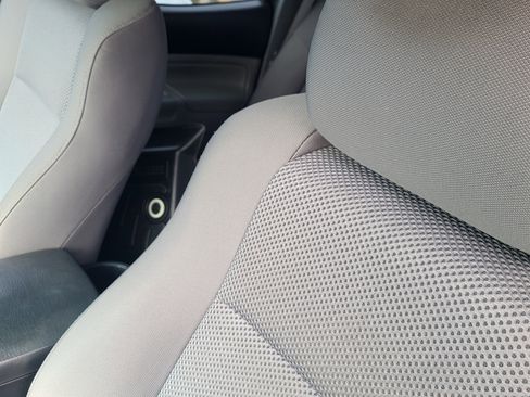 Used 2013 Toyota Tacoma 4x4 Double Cab w/ TRD Sport Pkg image 14