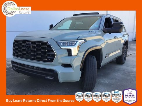 Used 2024 Toyota Sequoia Platinum AWD/4WD image 1