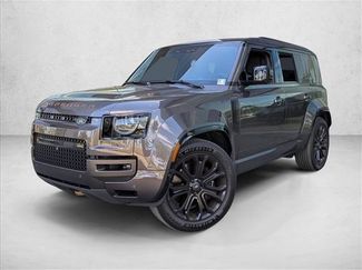 Used 2025 Land Rover Defender 110 video 1