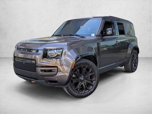 Used 2025 Land Rover Defender 110 image 1