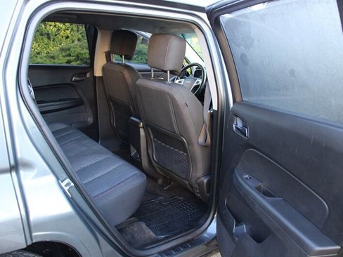 Used 2010 GMC Terrain SLE image 6