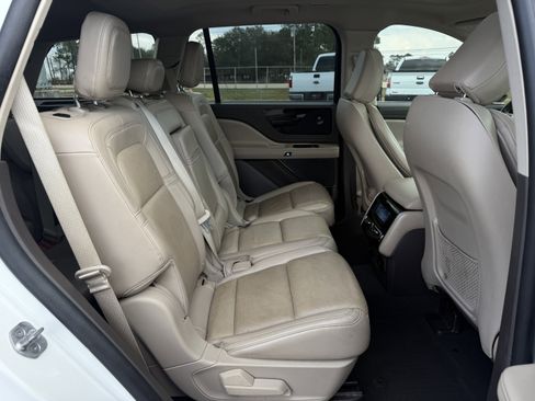 Used 2022 Lincoln Aviator Reserve image 31