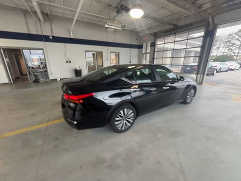 Used 2025 Nissan Altima 2.5 SV image 3