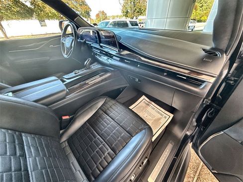 Used 2023 Cadillac Escalade ESV Sport Platinum image 28
