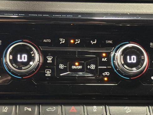 Used 2024 GMC Sierra 3500 AT4 w/ AT4 Premium Plus Package AWD/4WD image 18
