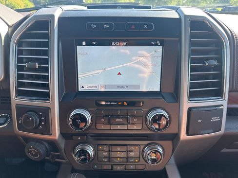 Used 2018 Ford F150 King Ranch w/ Equipment Group 601A Luxury AWD/4WD image 9