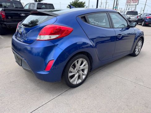 Used 2016 Hyundai Veloster FWD image 8