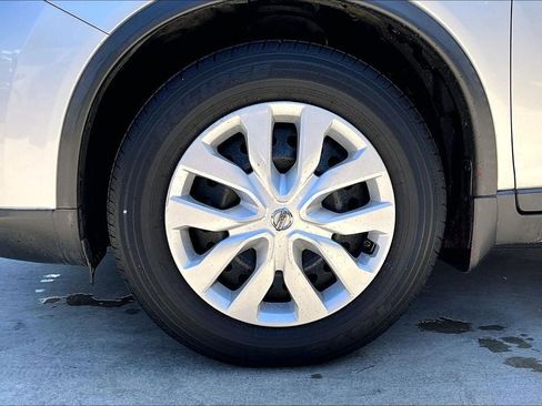 Used 2015 Nissan Rogue S FWD image 8