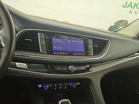 Certified 2020 Buick Enclave Essence image 24