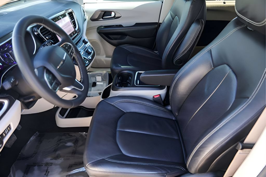 Used 2022 Chrysler Pacifica Touring-L AWD/4WD image 12