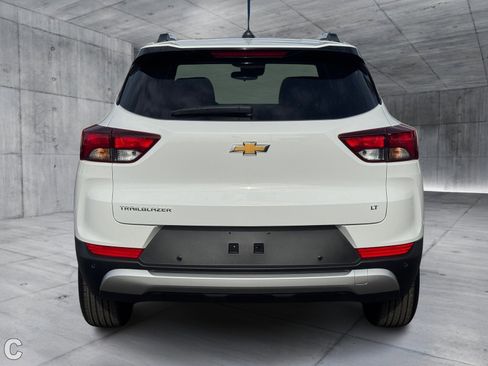Certified 2026 Chevrolet TrailBlazer LT w/ Driver Confidence Package image 5