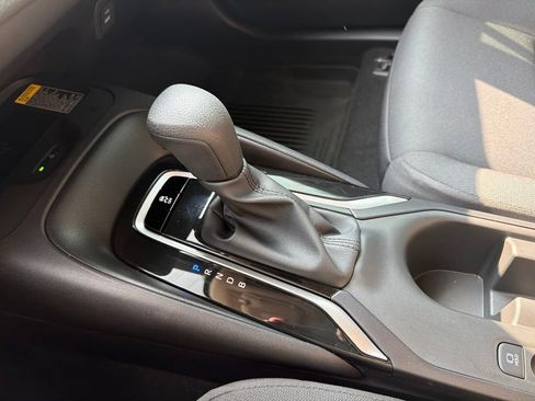 Used 2025 Toyota Corolla LE w/ LE Premium Package FWD image 30
