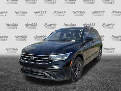 Used 2023 Volkswagen Tiguan SE image 6