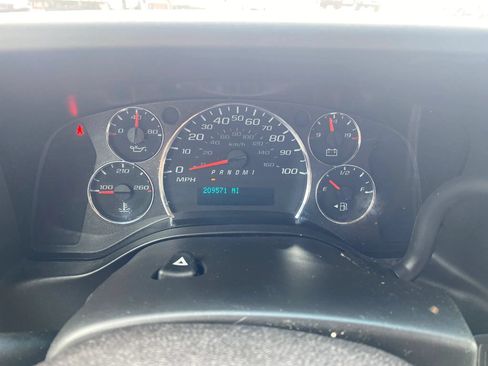 Used 2020 Chevrolet Express 2500 w/ Driver Convenience Package RWD image 11