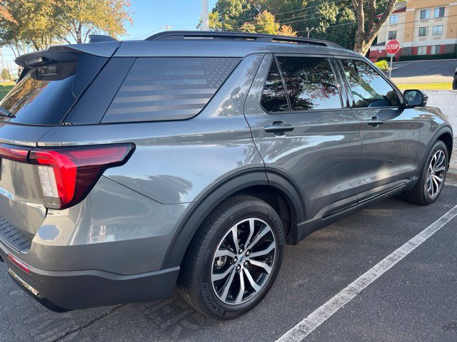 Used 2025 Ford Explorer ST-Line w/ Premium Package RWD image 3