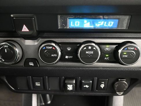Used 2023 Toyota Tacoma TRD Sport AWD/4WD image 26