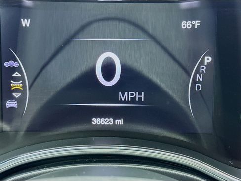 Used 2019 Jeep Grand Cherokee Laredo RWD image 8