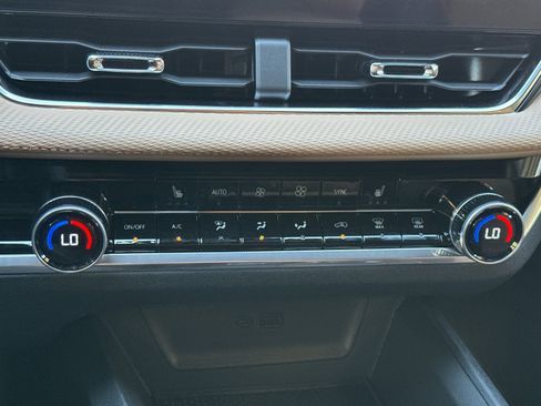 New 2026 Chevrolet Equinox ACTIV w/ LPO, Floor Liner Package image 23