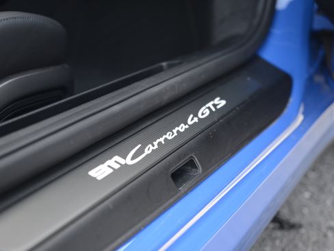 Certified 2025 Porsche 911 Carrera GTS RWD image 27