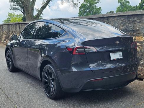 Used 2024 Tesla Model Y Long Range RWD image 13