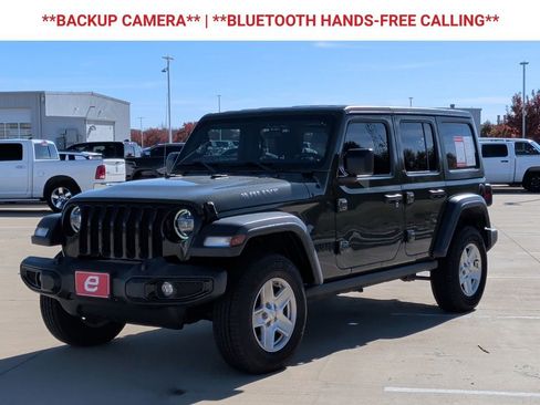 Used 2022 Jeep Wrangler Unlimited Willys image 3