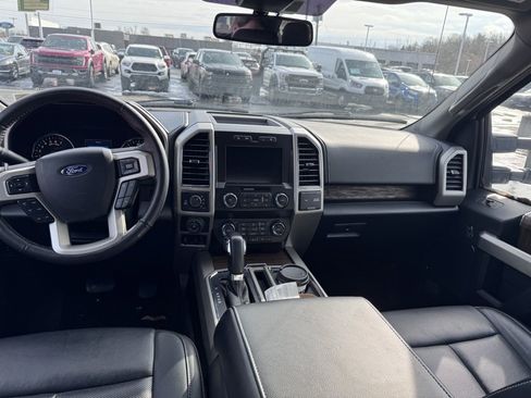 Used 2019 Ford F150 Lariat w/ Trailer Tow Package image 8