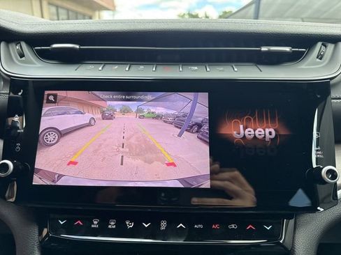 New 2026 Jeep Grand Cherokee L 2WD image 17