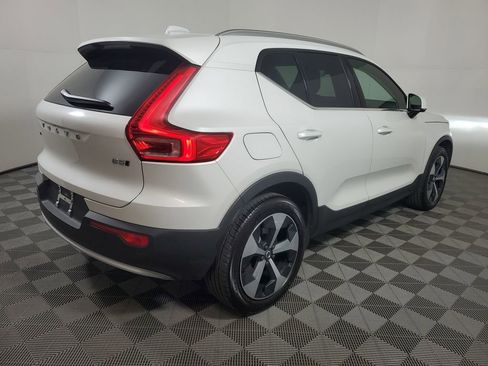 Certified 2025 Volvo XC40 B5 Core image 7