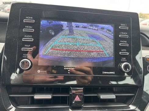 Used 2022 Toyota Camry LE image 11