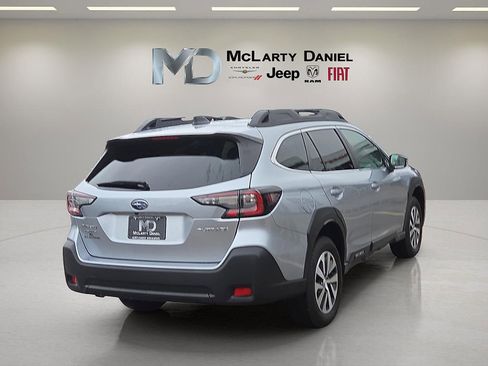 Used 2025 Subaru Outback Premium image 5