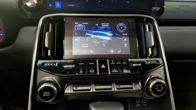 Used 2022 Lexus LX 600 F Sport w/ Accessory Package (Z1) AWD/4WD image 68
