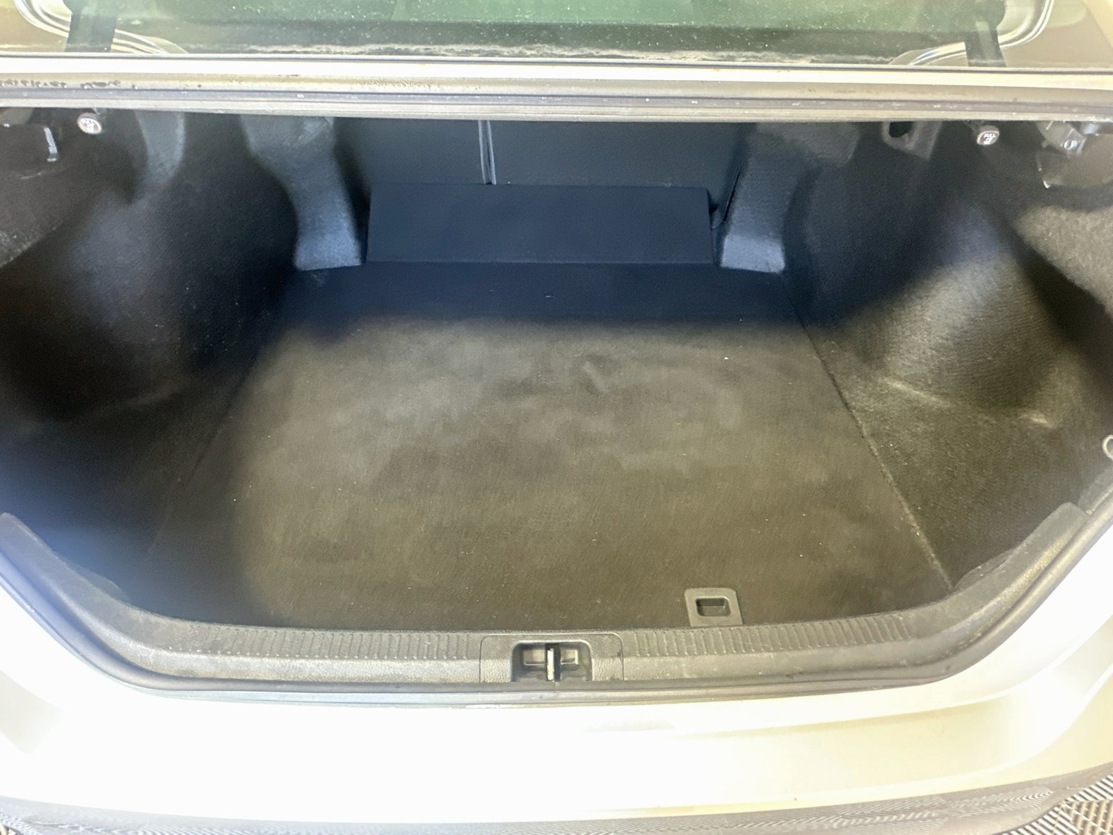 Used 2018 Toyota Camry LE FWD image 23