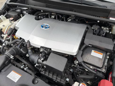 Used 2020 Toyota Prius Prime Limited image 15