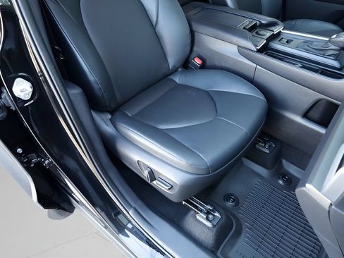 Certified 2024 Toyota Grand Highlander FWD image 26