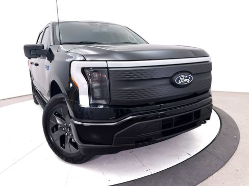 Used 2025 Ford F150 Lightning Flash AWD/4WD image 7