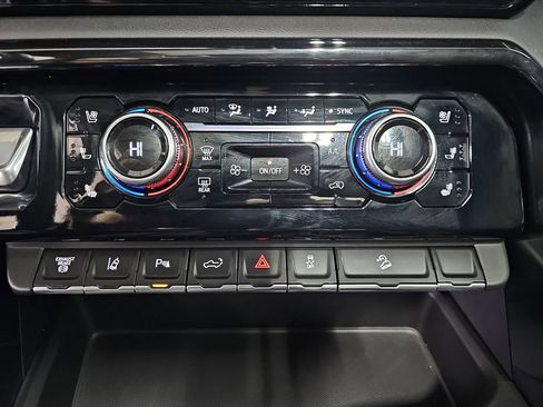 Used 2024 GMC Sierra 2500 AT4 w/ AT4 Premium Plus Package image 25