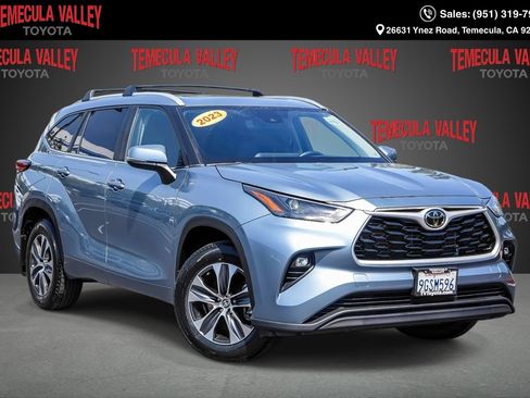 Used 2023 Toyota Highlander XLE FWD image 1