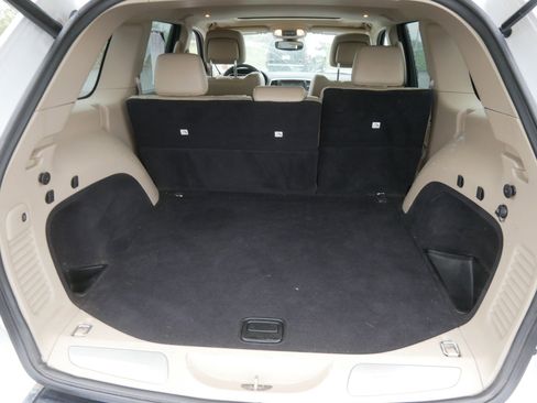 Used 2018 Jeep Grand Cherokee Limited AWD/4WD image 19