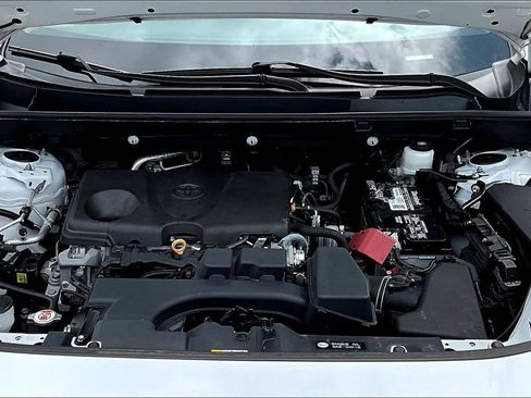 Used 2024 Toyota RAV4 LE image 32