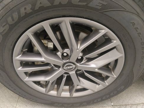 Used 2024 Nissan Rogue S AWD/4WD image 31