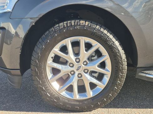 Used 2021 Ford Expedition XLT AWD/4WD image 19