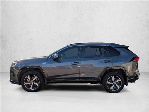 Used 2021 Toyota RAV4 SE w/ Weather & Moonroof Package image 8