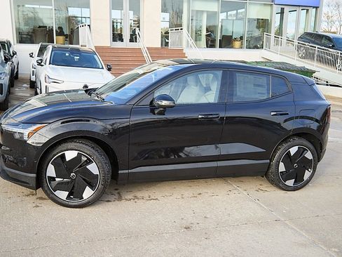 New 2025 Volvo EX30 Ultra w/ Protection Package Premier image 3