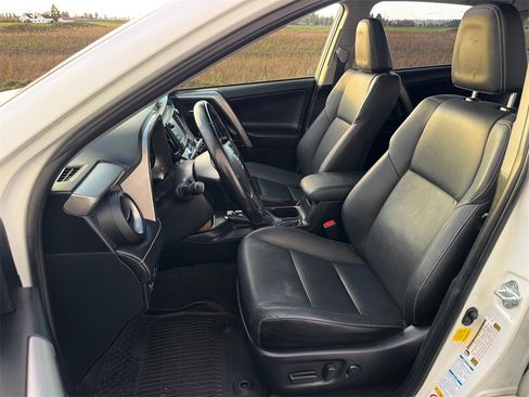 Used 2016 Toyota RAV4 Limited image 9
