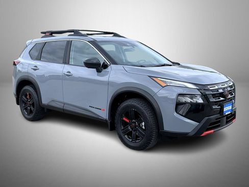 Certified 2025 Nissan Rogue SV AWD/4WD image 3